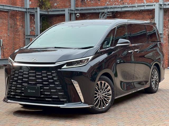 Lexus LM