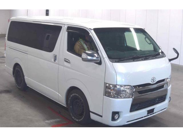 TOYOTA HIACE VAN
