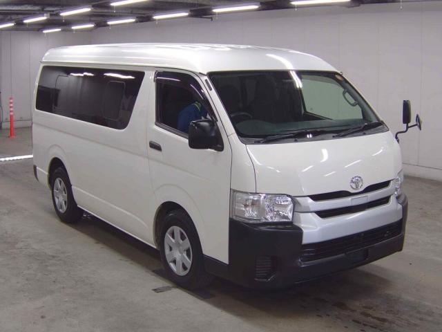 TOYOTA HIACE WAGON