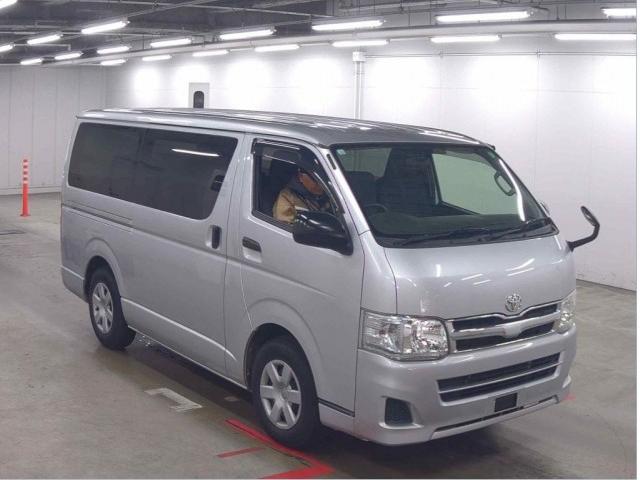 TOYOTA REGIUS ACE VAN