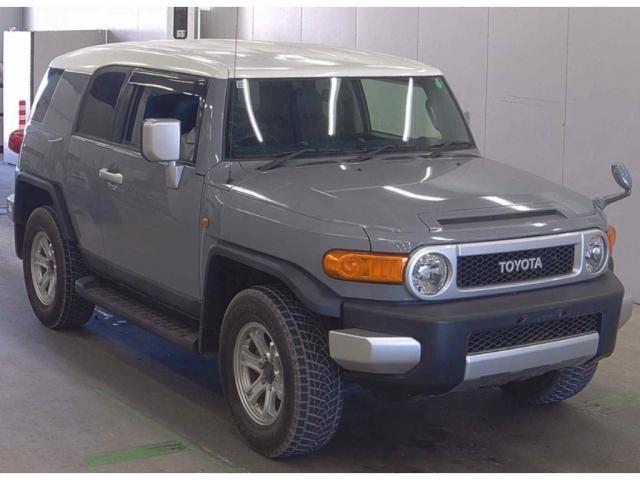 TOYOTA FJ CRUISER