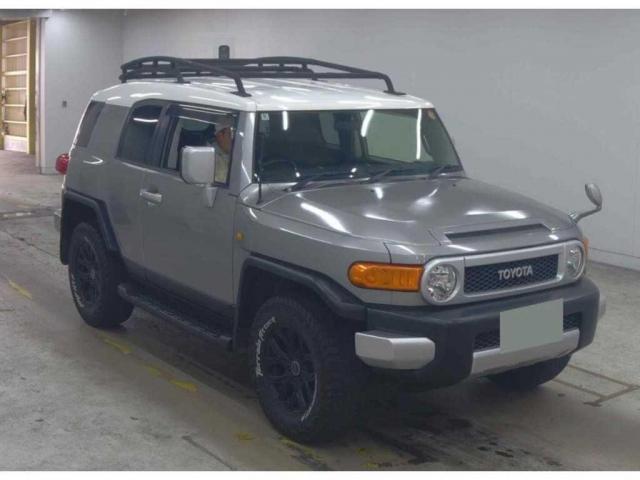 TOYOTA FJ CRUISER