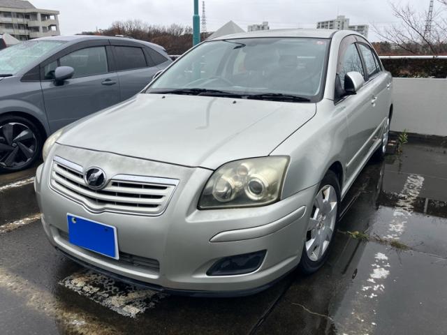 TOYOTA AVENSIS SEDAN