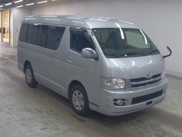 TOYOTA HIACE WAGON