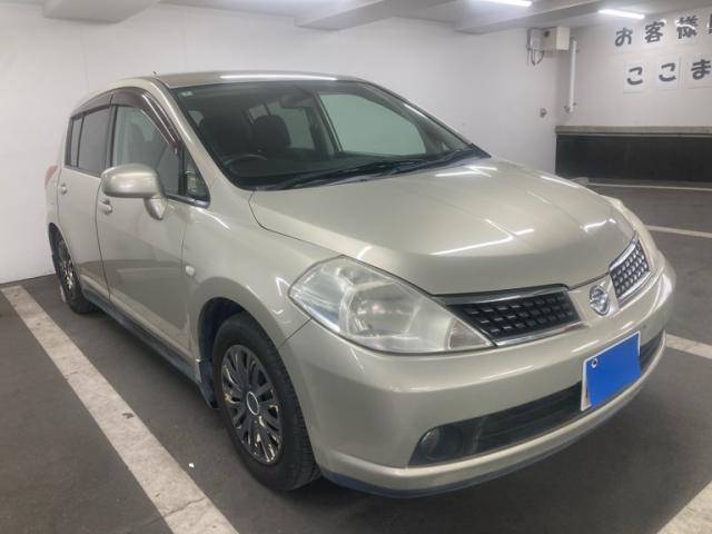 NISSAN TIIDA
