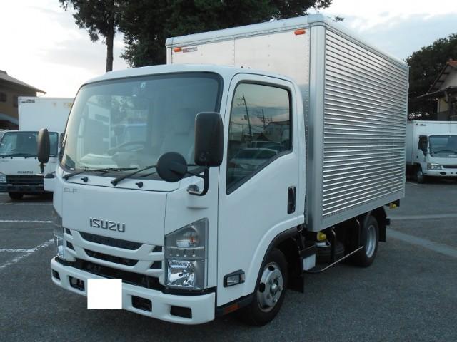 isuzu van 2020
