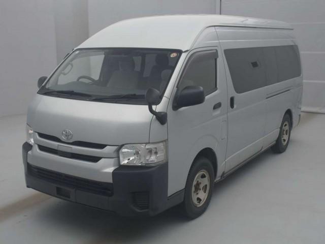 Toyota Hiace Commuter