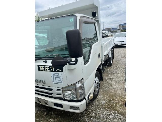 Isuzu ELF Truck