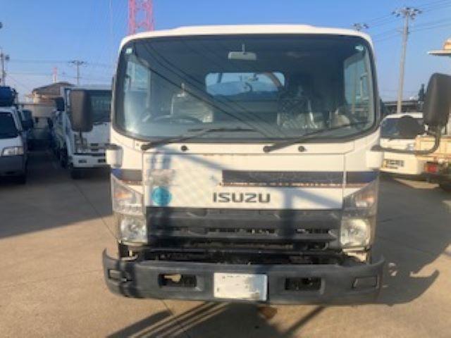 Isuzu ELF Truck