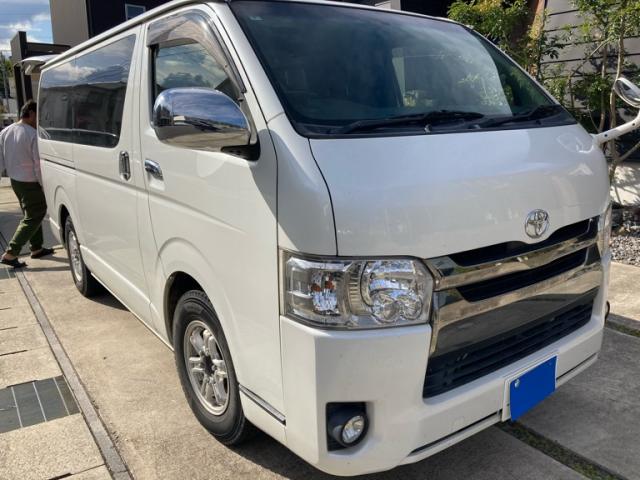 TOYOTA HIACE VAN