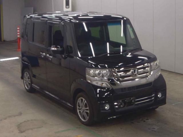 HONDA N-BOX CUSTOM