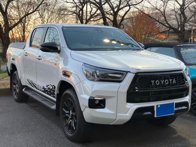 TOYOTA HILUX