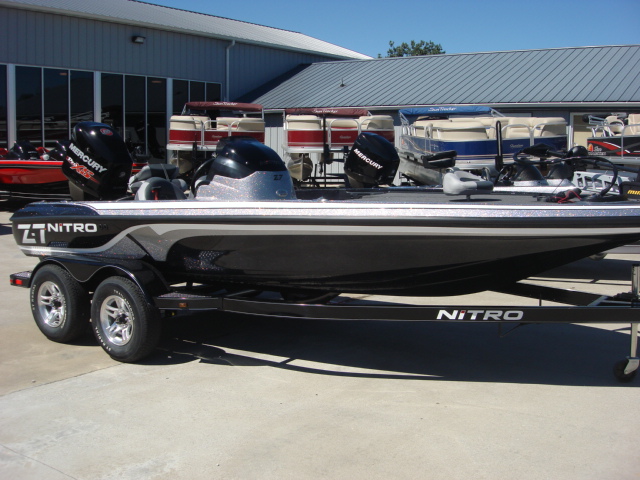 ナイトロ　Z-7　中古バスボート　NITRO　BOAT