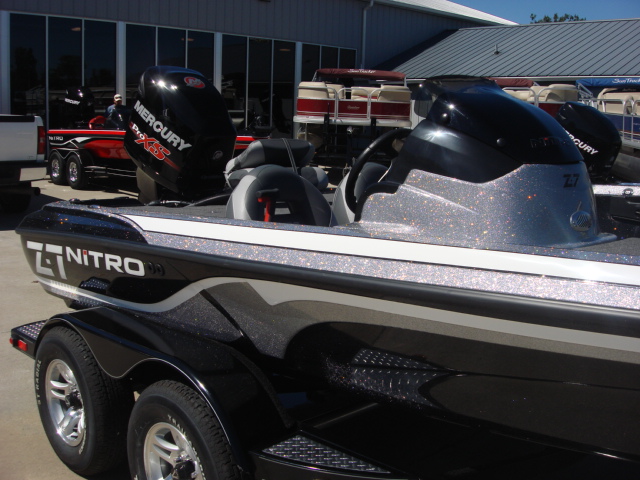 ナイトロ　Z-7　中古バスボート　NITRO　BOAT