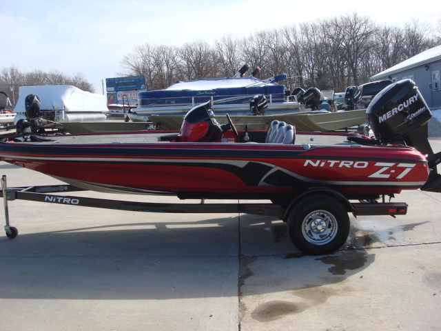 ナイトロ　Z7　中古バスボート　NITRO　BOAT