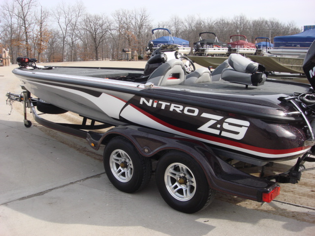 ナイトロ　Z9　中古バスボート　NITRO　BOAT