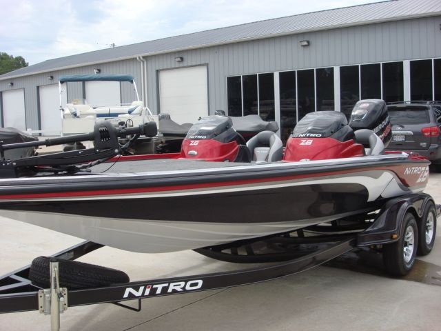 NITRO Z-8 BOAT