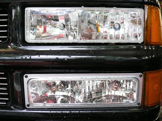 クロームバルブ　ＨＩＤ 大阪　アメ車 輸入車　カスタム　HID　LED  修理　車検　整備 パーツ　ABS修理 専門店 ガレージアクト Garage-Act