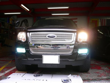 フォード　エクスプローラー　HID　フォグ　取付け　アメ車　大阪　ガレージアクト