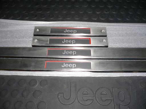 JEEP グランドチェロキー カスタム ELシルプレート JEEPロゴ 発光 エクステリア カスタムパーツ アメ車 大阪 ガレージアクト