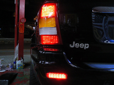 JEEP グランド チェロキー カスタム LED 加工 リフレクター 反射板 埋込み パーツ アメ車 専門店 大阪　ガレージアクト