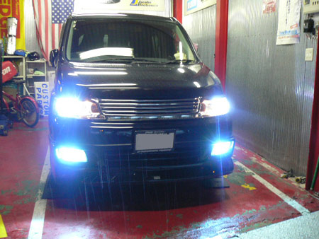 ホンダ　ステップワゴン　HID　取付　社外HID　パーツ　カスタム　HID　専門店　大阪　ガレージアクト