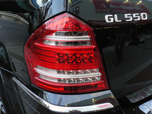 GL550 LEDテール カスタム パーツ 取付 アメ車 輸入車 国産車 専門店 大阪 ガレージアクト