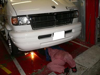 ダッジ　下回り異音 修理 点検 整備 車検 大阪 アメ車 専門店 ガレージアクト