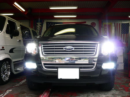 アメ車 フォード エクスプローラー カスタム ＨＩＤ ヘッドライト フォグライト 6000k　ポジション ＬＥＤ カスタムパーツ 専門店 大阪 ガレージアクト