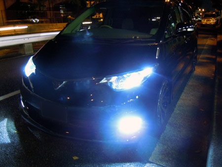 トヨタ エスティマ HID