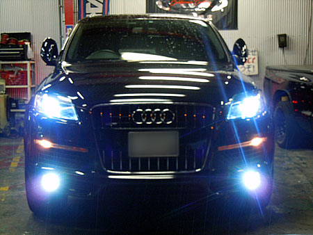 audi Q7 HID 取付 販売 HID化 LED ラグジュアリー 外車 専門店 大阪 ガレージアクト