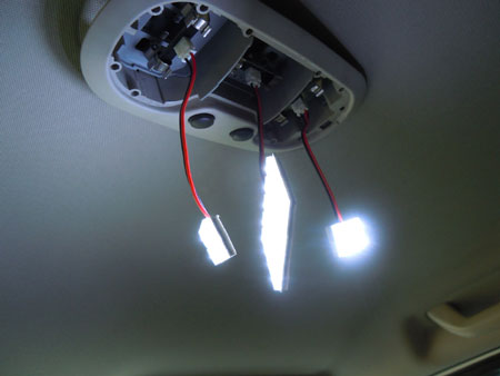 HUMMER H3 ルームランプ LED ライセンスランプ LED化 カスタム ラグジュアリー アメ車 専門店 大阪 ガレージアクト