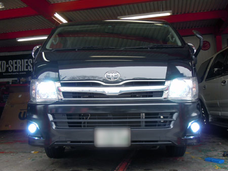 ハイエース HID ヘッドライト フォグライト 取付け 専門店 大阪 ガレージアクト