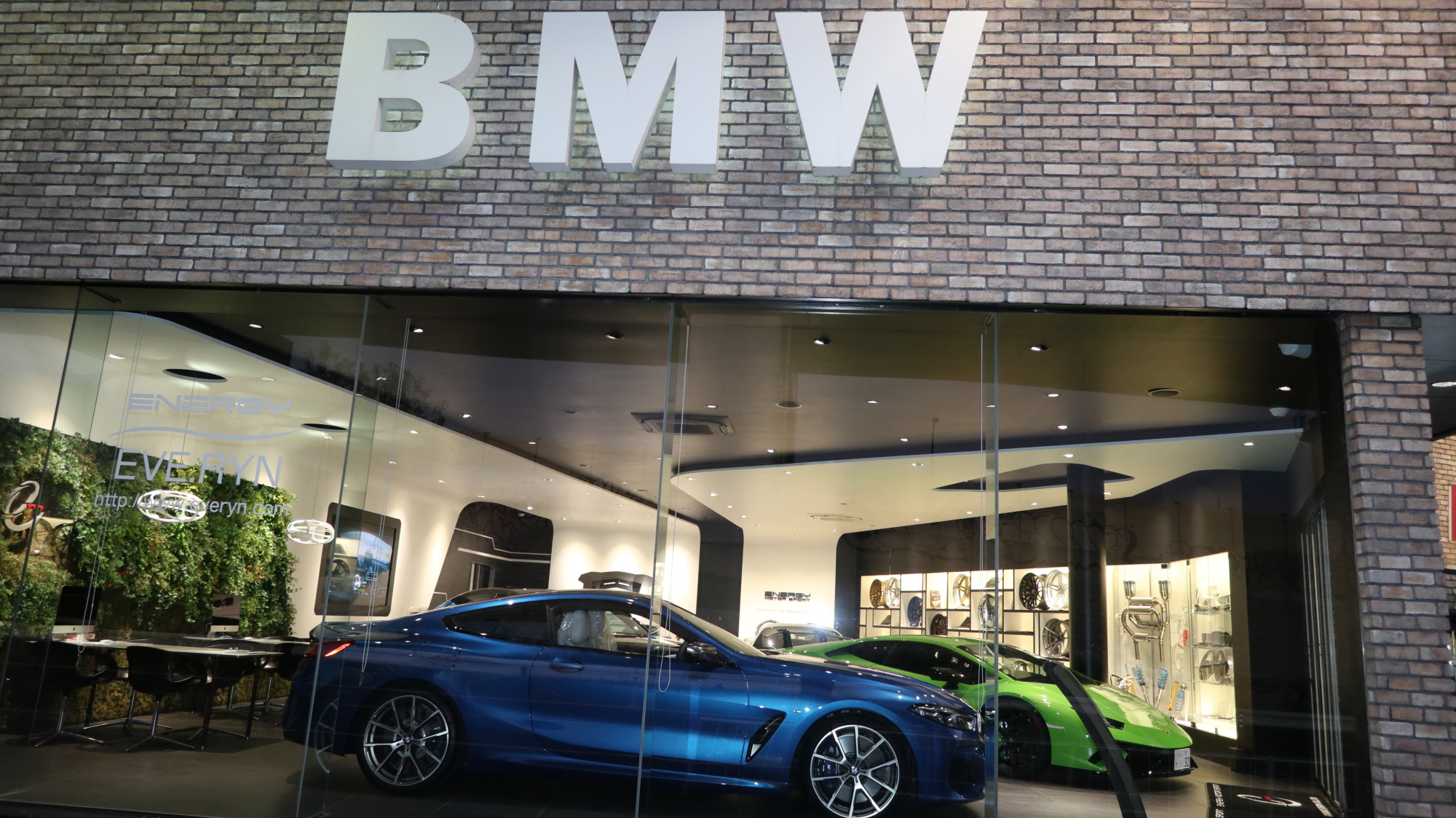 Garage Eve Ryn Bmw専門店