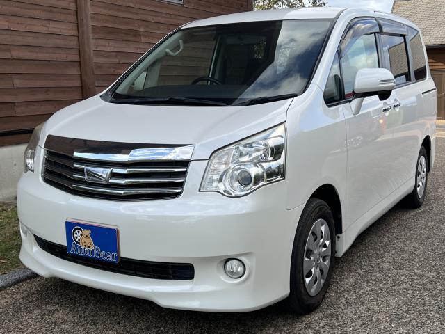 Used TOYOTA NOAH