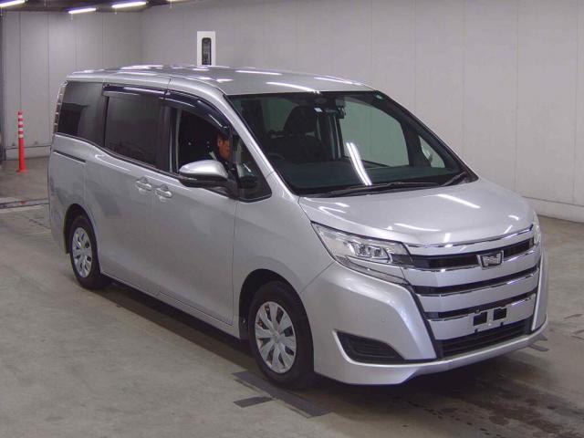 Used TOYOTA NOAH