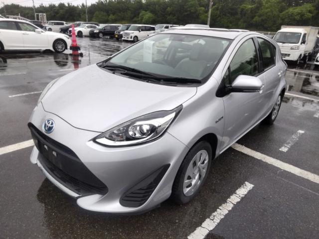 Used TOYOTA AQUA
