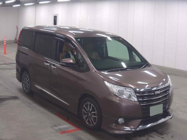 Used TOYOTA NOAH