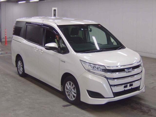 Used TOYOTA NOAH