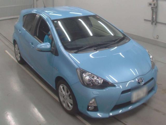 Used TOYOTA AQUA