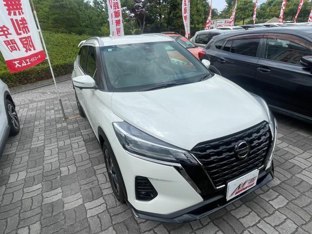 Used NISSAN KICKS
