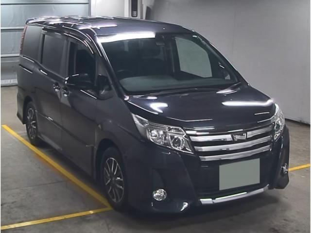Used TOYOTA NOAH