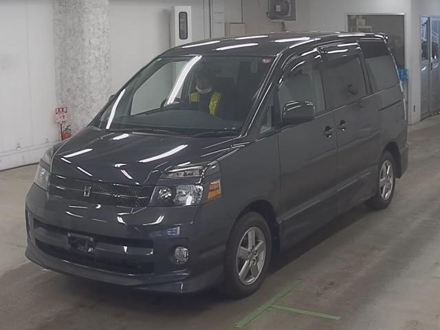Used Toyota VOXY
