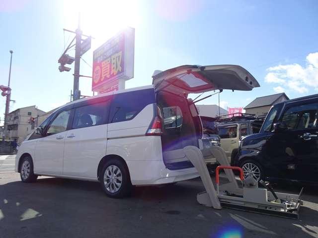Used NISSAN SERENA