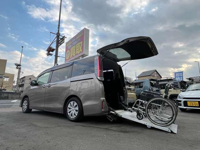 Used TOYOTA NOAH