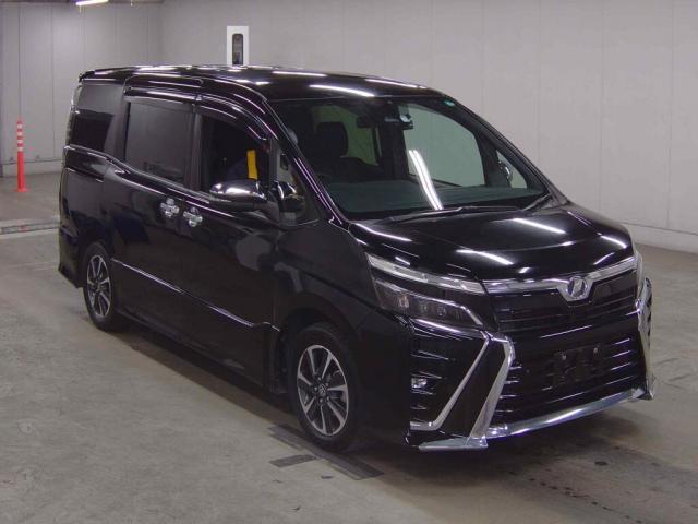 Used Toyota VOXY