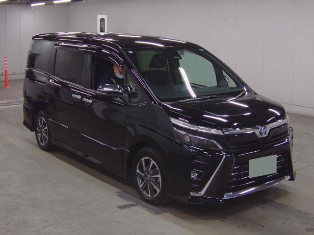 Used TOYOTA VOXY