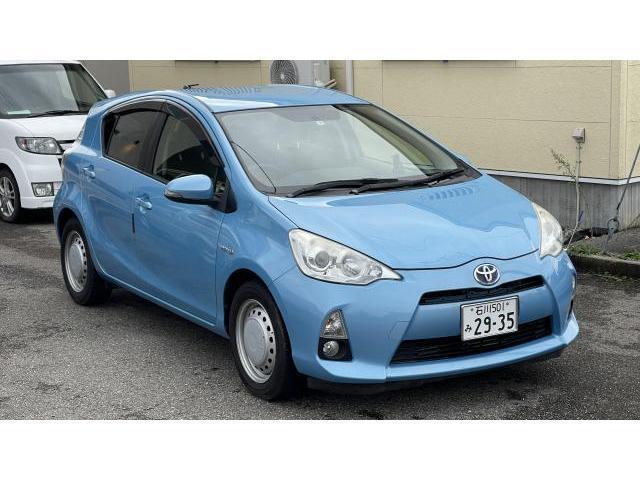 Used TOYOTA AQUA