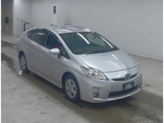 Used TOYOTA PRIUS