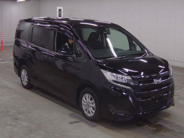 Used TOYOTA NOAH